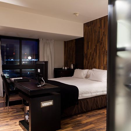 Colosseum Hotel Fokváros Kültér fotó