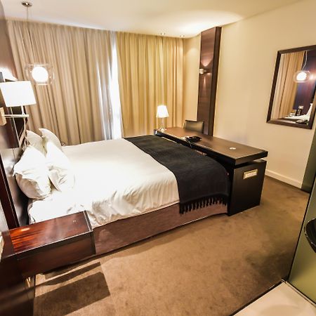 Colosseum Hotel Fokváros Kültér fotó