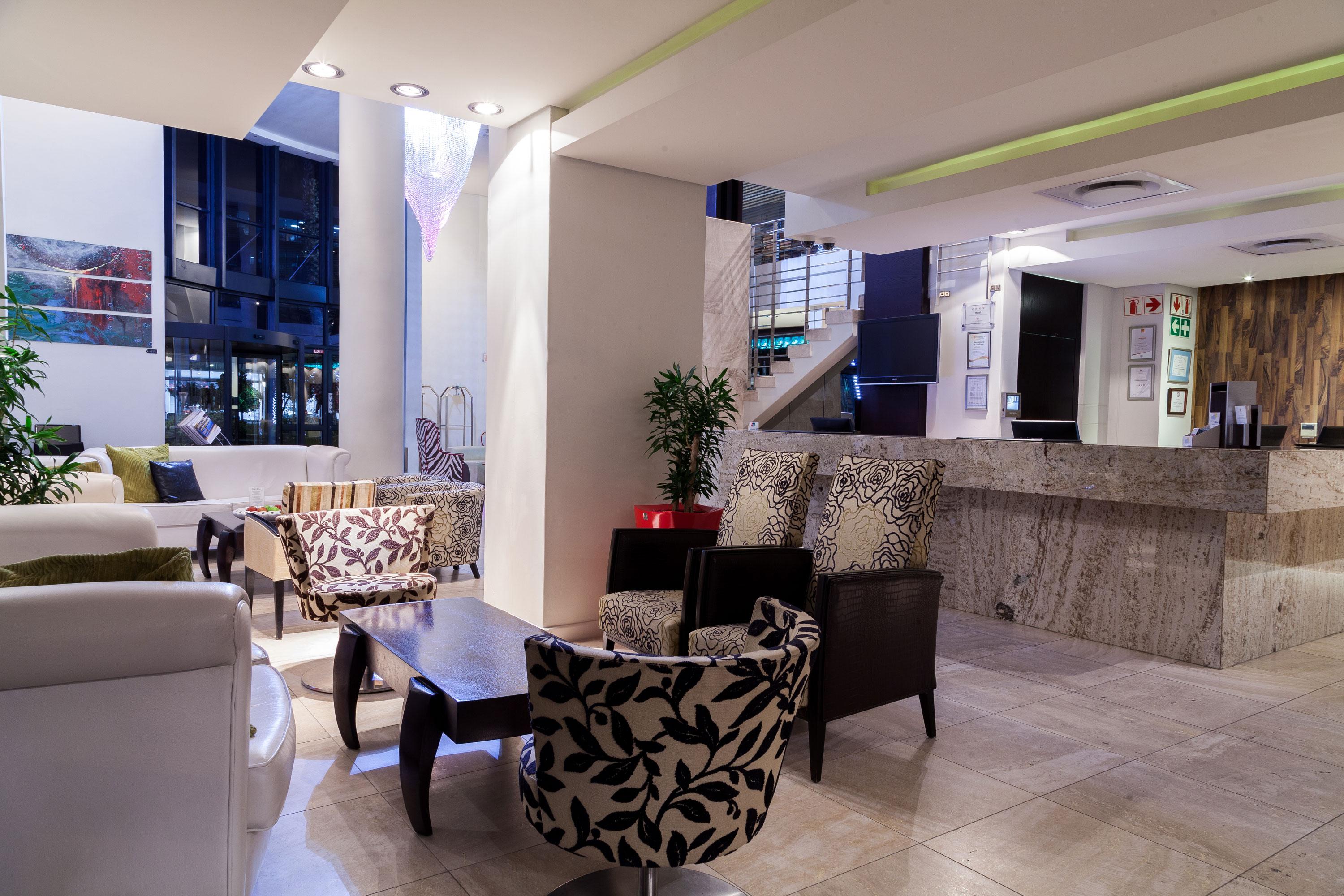 Colosseum Hotel Fokváros Kültér fotó