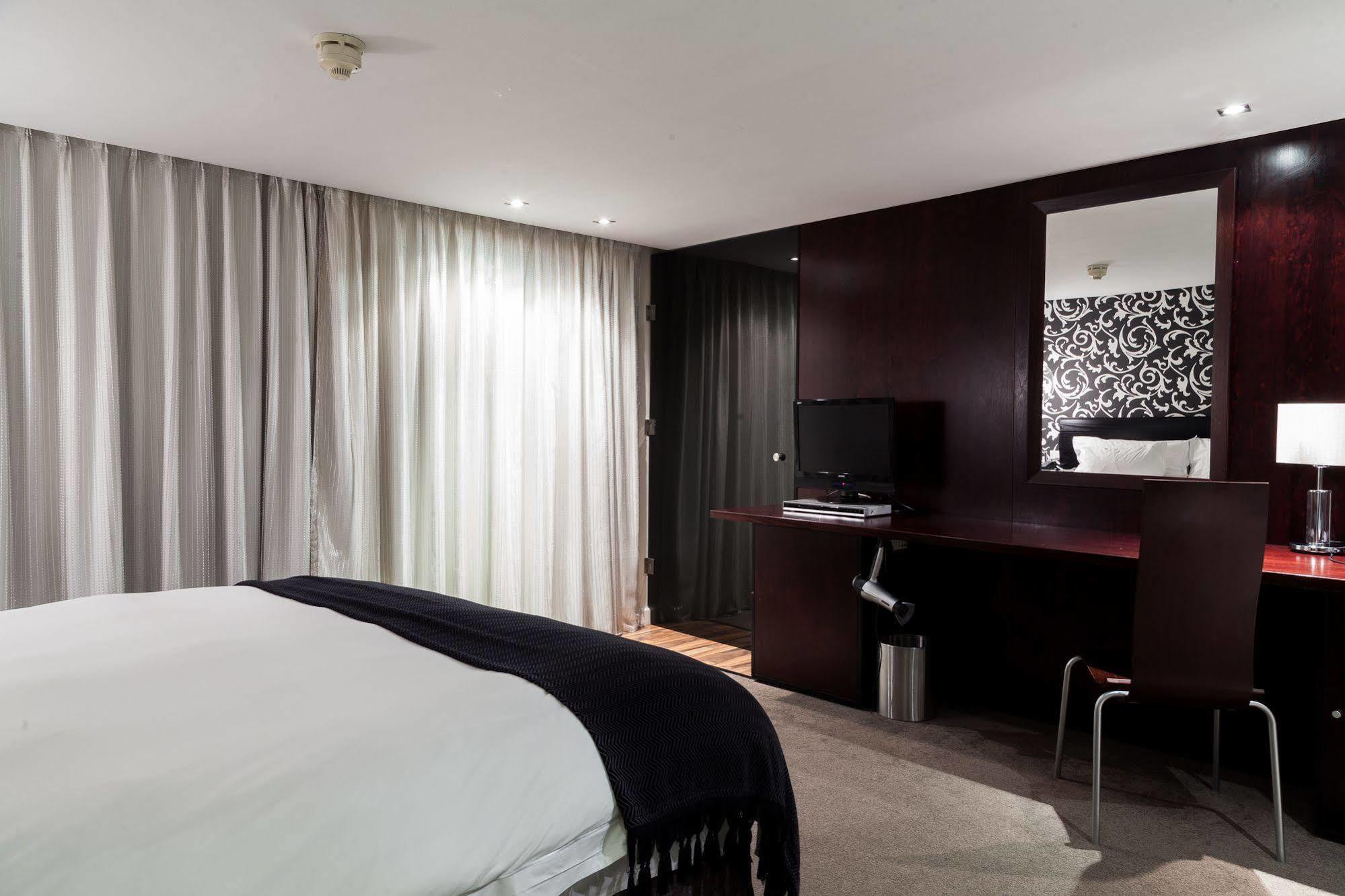 Colosseum Hotel Fokváros Kültér fotó