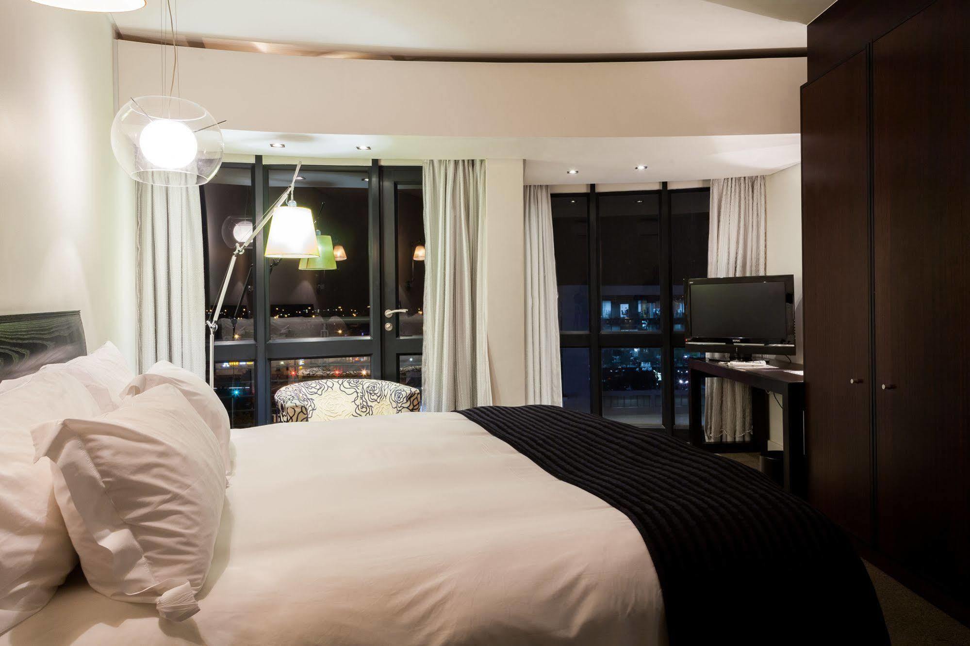 Colosseum Hotel Fokváros Kültér fotó