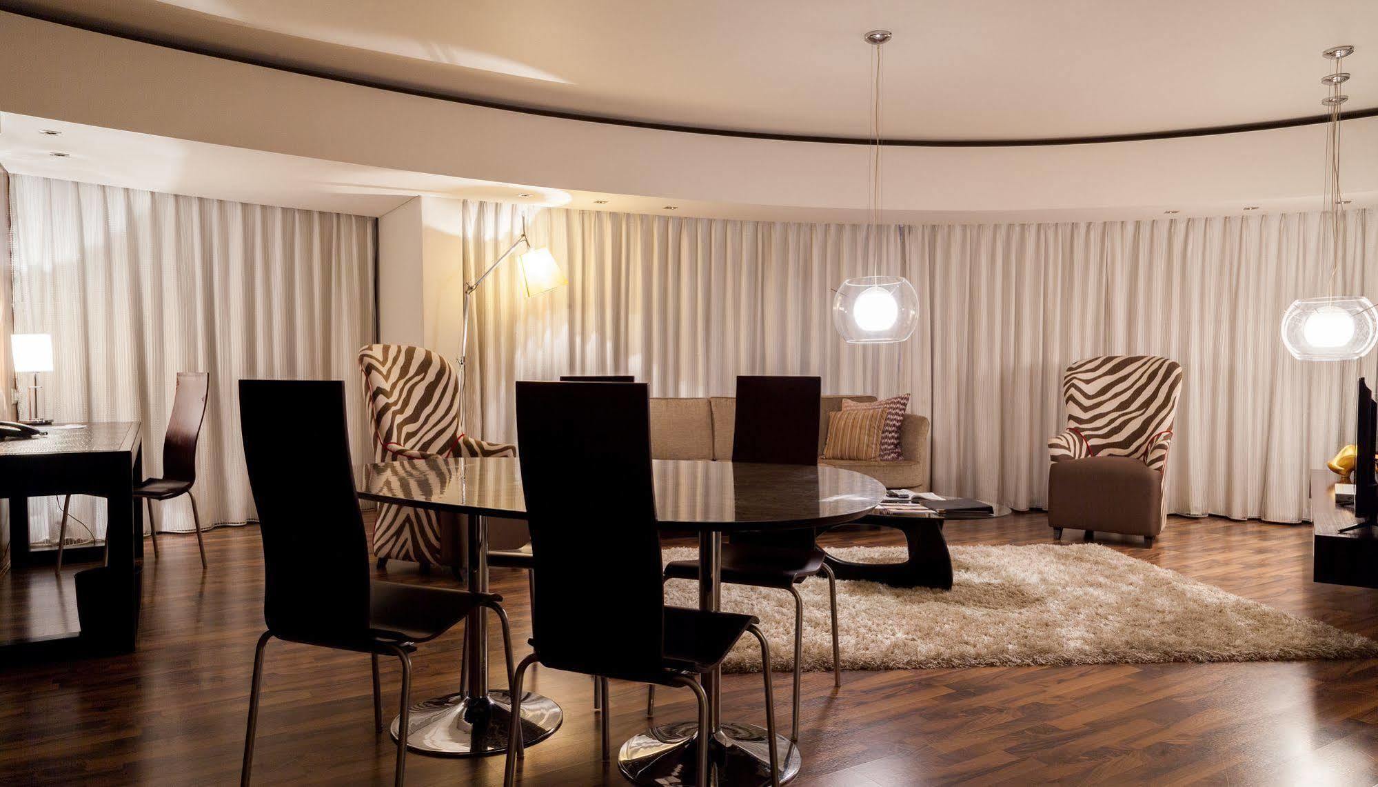 Colosseum Hotel Fokváros Kültér fotó